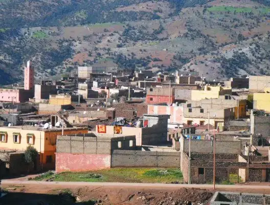 مواطنون بأزيلال يتهمون رجال السلطة بابتزازهم مقابل تجديد بطاقة الهوية