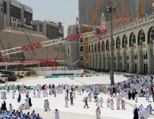 بعد عام من سقوط رافعة الحرم.. السعودية تحاكم 13 “متهما”