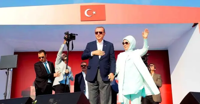 المعارضة التركية تؤيد الحكومة وأردوغان يتهم ألمانيا بدعم الإرهاب