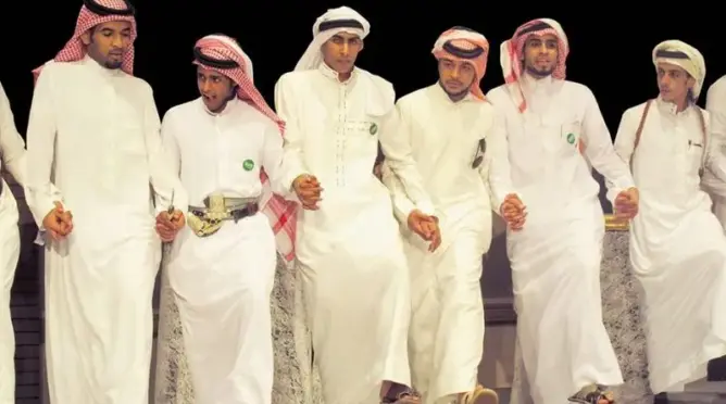 رجال شمال إفريقيا والشرق الأوسط الأقصر في العالم