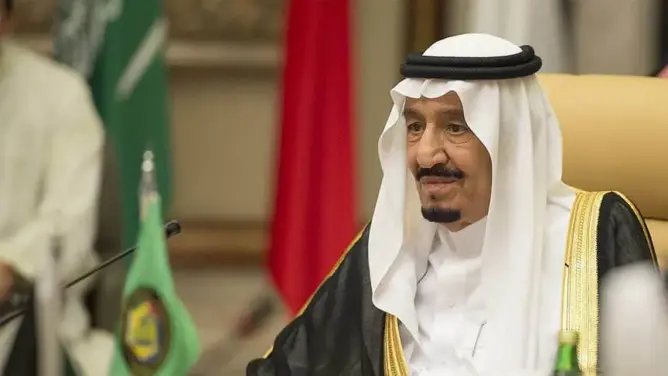 العاهل السعودي وولي عهد أبوظبي يبحثان بالمغرب أحداث المنطقة
