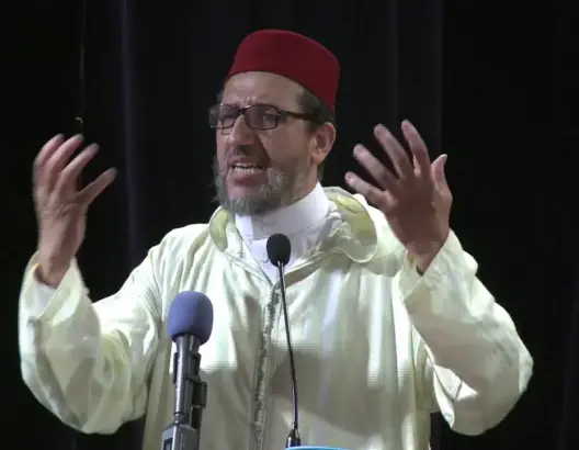 المنافقون أنشط الناس في أعراض المومنين