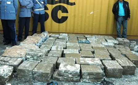 حجز طن من الحشيش وتوقيف شخصين متورطين بالرشيدية