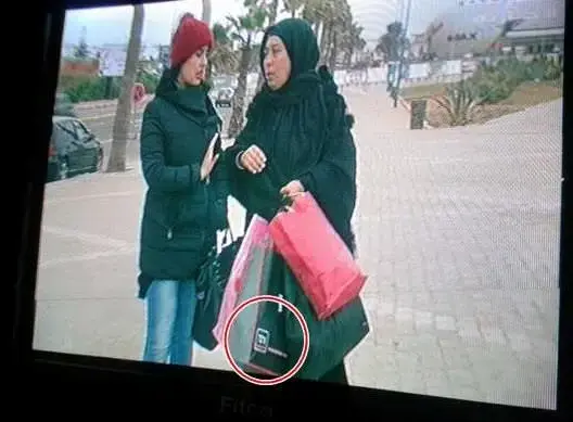 القناة الأولى تروج عبر “مداولة” لكيس بلاستيكي يعود لشركة “إسرائيلية”