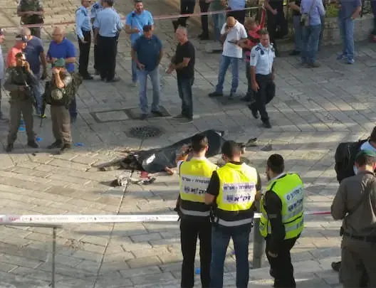 الاحتلال يعدم شابا فلسطينيا جريحا في الخليل