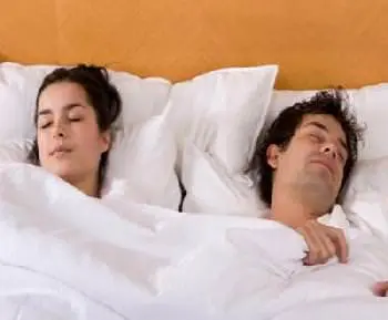 من يحتاج إلى النوم أكثر .. الرجل أم المرأة؟