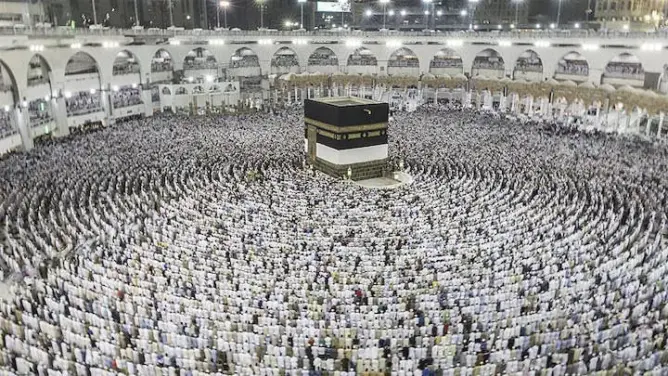 خطبة عيد الأضحى بالحرم المكي تدعو للتضامن بين المسلمين