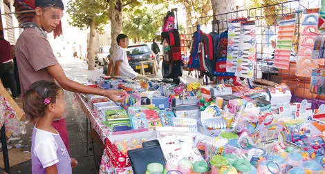 الدرك يحجز بضائع مزيفة للدخول المدرسي ويوقف 8 أشخاص بالبيضاء