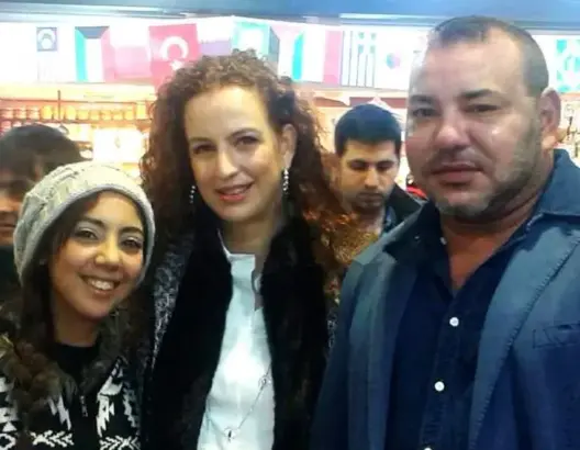 مجلة: محمد السادس ملك صور “السيلفي”