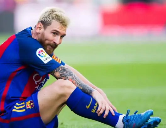 “آلام ميسي” تبعده عن برشلونة