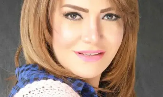 الفنانة المصرية لقاء سويدان وابنتها تنجوان من حادث مروع