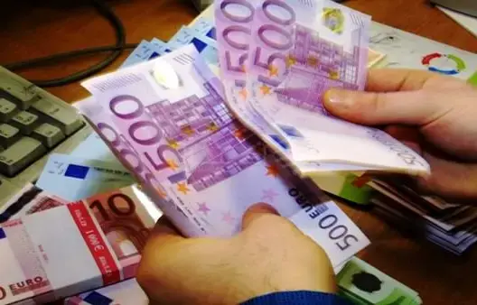 إحباط محاولة تهريب 461 ألف أورو عبر ميناء طنجة