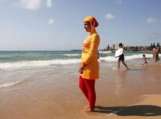 صراع “البيكيني” و”البوركيني” بفرنسا.. بداية انهيار الجمهورية!