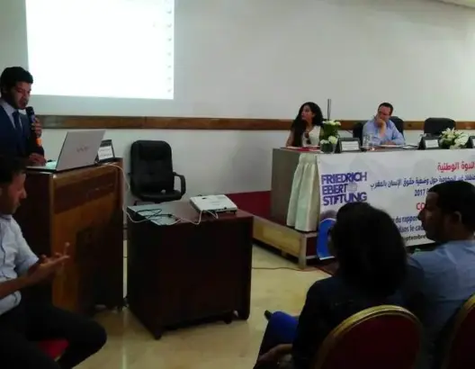 “عدالة” تتهم الدولة بـ”فرض” المذهب المالكي على المغاربة