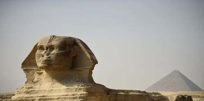 استخراج طبقة نادرة من المركب الثاني للفرعون “خوفو”