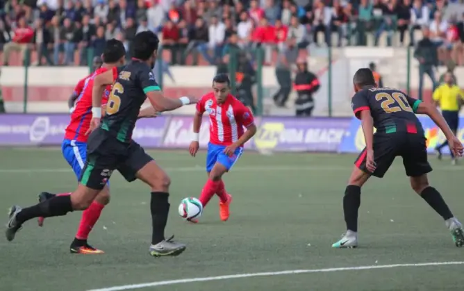 المغرب التطواني يفوز على الجيش الملكي بثلاثية ويرفع رصيده