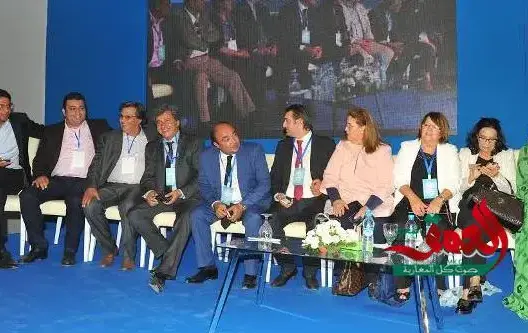 فوضى عارمة بمؤتمر الأحرار والمنصة تسقط بقيادات الحزب