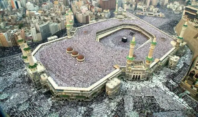 التعاون الخليجي يندد باستهداف الحوثيين لمكة بصاروخ بالستي