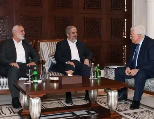 قطر تجمع عباس بمشعل وهنية بالدوحة لإنهاء الانقسام الفلسطيني