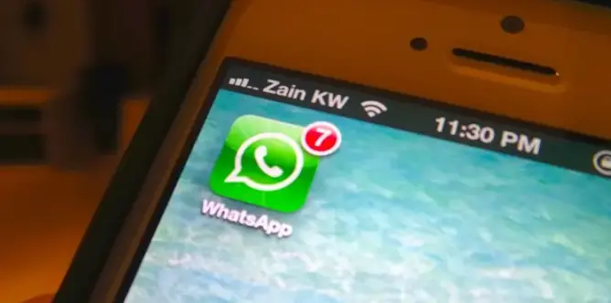 ملياردير إماراتي يخطط لإطلاق منافس لـ”واتس آب”