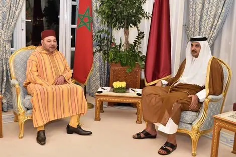 الملك يعزي أمير قطر في وفاة جده خليفة بن حمد آل ثاني
