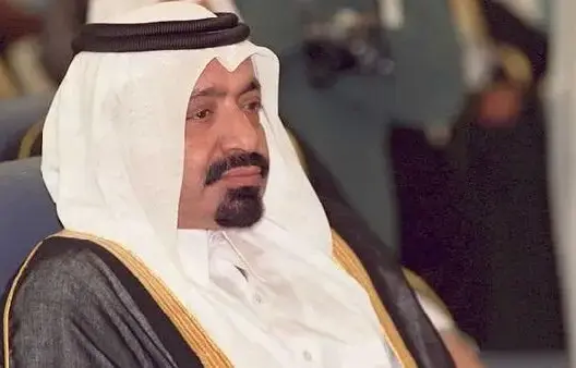 وفاة مؤسس دولة قطر الذي انقلب عليه ابنه حمد بن خليفة