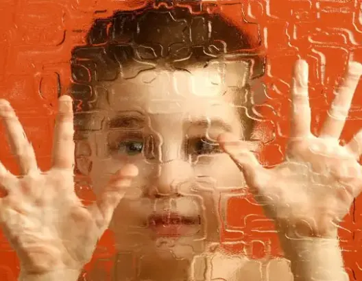 هذه هي الأعراض المبكرة لمرض التوحد
