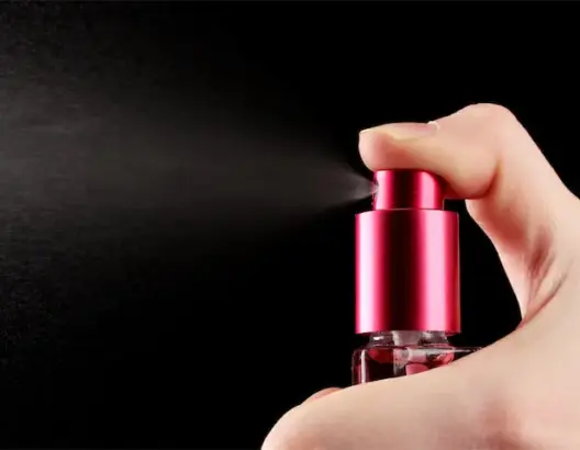 إليك أخطار قاتلة للعطور