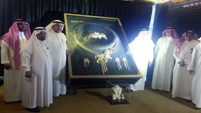 سعوديون يصنعون أثقل طقم من الذهب