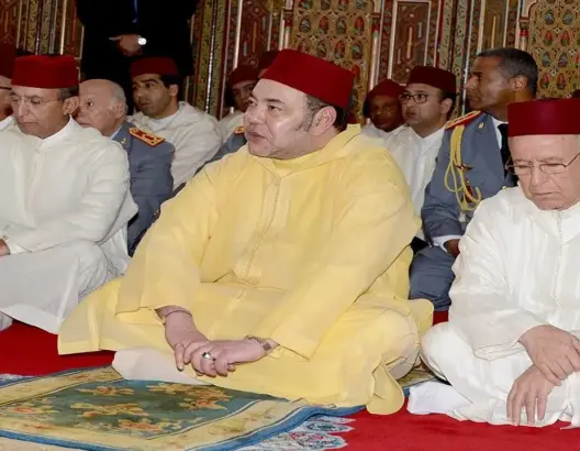 الملك يؤدي صلاة الجمعة بمسجد “الإيمان” بالبيضاء