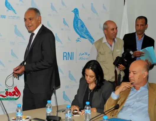 الأحرار يقبل استقالة مزوار ويعقد مؤتمرا لانتخاب أخنوش رئيسا