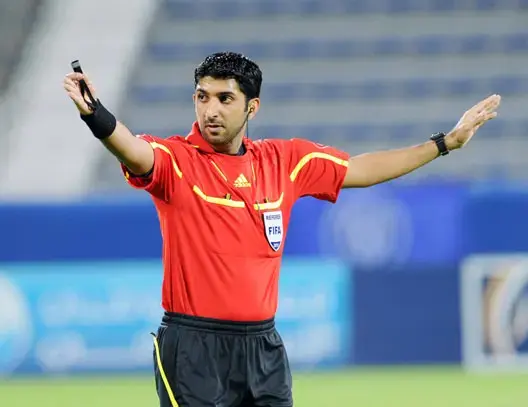 طاقم تحكيم إماراتي يقود مباراة المغرب وكندا