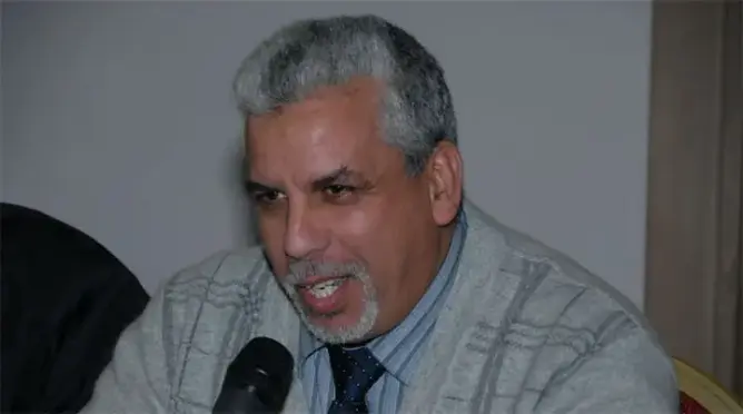 الصراع بين الديمقراطية والتحكم في ظل سبات أحزاب “عتيدة”