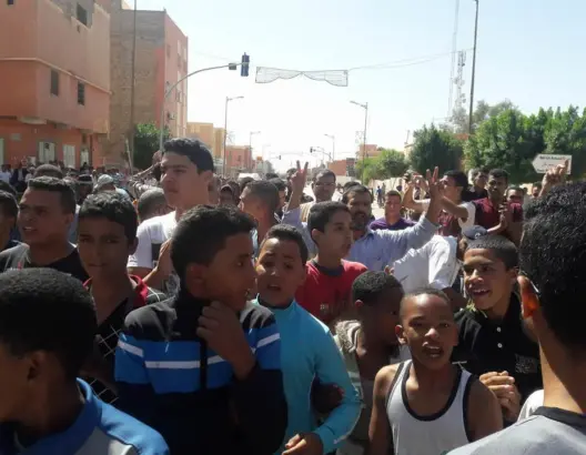 احتجاجات بأرفود بعد الاعتداء على عضو “الببيجيدي” (صور)