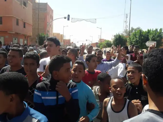 احتجاجات بأرفود بعد الاعتداء على عضو “الببيجيدي” (صور)
