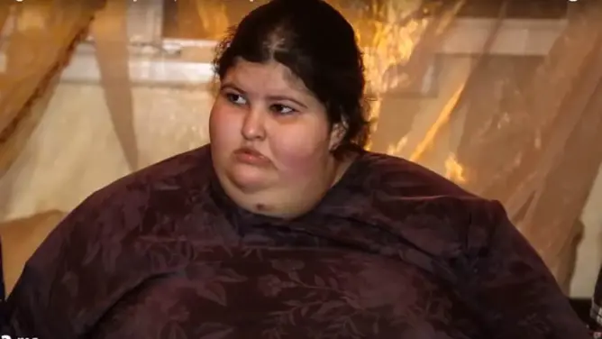 فيسبوكيون يساعدون “آية” في التصدي لمعاناتها مع السمنة