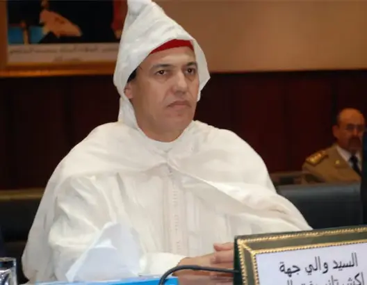 الداخلية تستدعي الوالي بيكرات بسبب إهمال هدية للملك