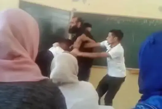 أكاديمية سوس توقف الأستاذ الذي تشاجر مع تلميذ في الفصل
