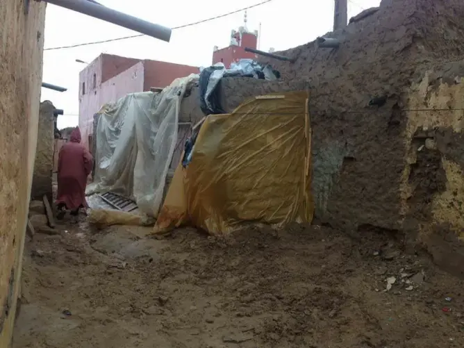 إعادة إيواء قاطني مخيمات السمارة: من المسؤول عن تأخر المشروع؟