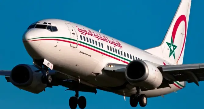 عاصفة رملية تمنع طائرة “لارام” من النزول بمطار الداخلة