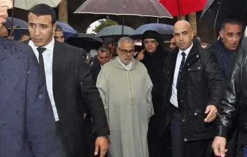 بنكيران يطير لموريتانيا لـ”محاصرة” تداعيات تصريحات شباط