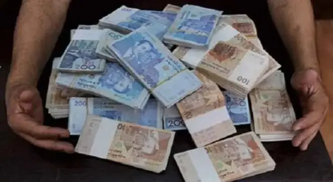 الجواهري: تحرير سعر الصرف سيؤجل للنصف الثاني من 2017