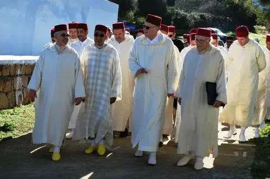 تسليم هبة ملكية لشرفاء زاوية الشيخ الأغظف بالعيون