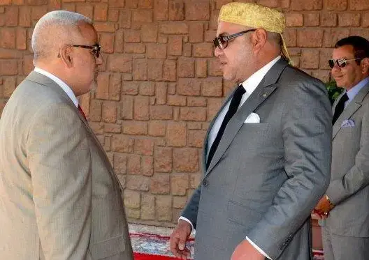 الملك يقطع مع المنجمين ويبقي الأمور في “إطارها السليم”