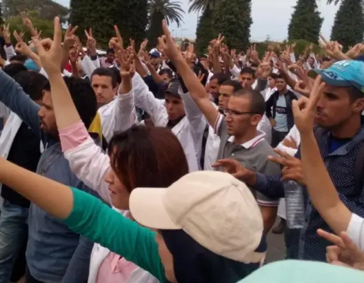 مسيرة الأقدام التربوية بين مطرقة التحدي وسندان المنع