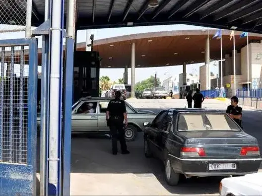العثور على رضيع داخل حقيبة امرأة بالمعبر الحدودي لمليلية