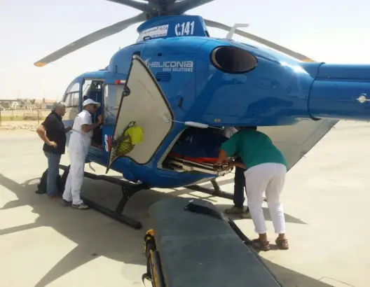 نقل شاب بمروحية بعد سقوطه من الطابق 3 لعمارة بالداخلة