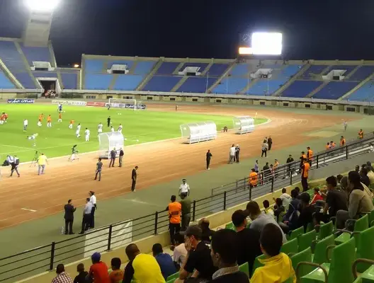 مجهولون يقتحمون ملعب فاس ويزرعون الرعب وسط الأطفال