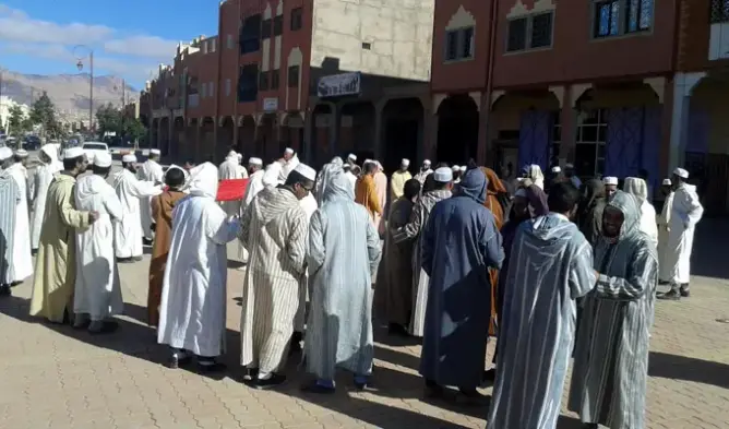 أئمة المساجد بتنغير يحتجون ضد “الحكرة” ويتوعدون بالتصعيد