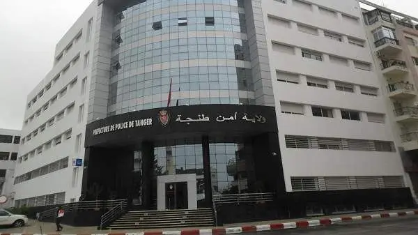 التحقيق مع متهمين بالرشوة والنصب بينهم مفتش شرطة وأجنبي